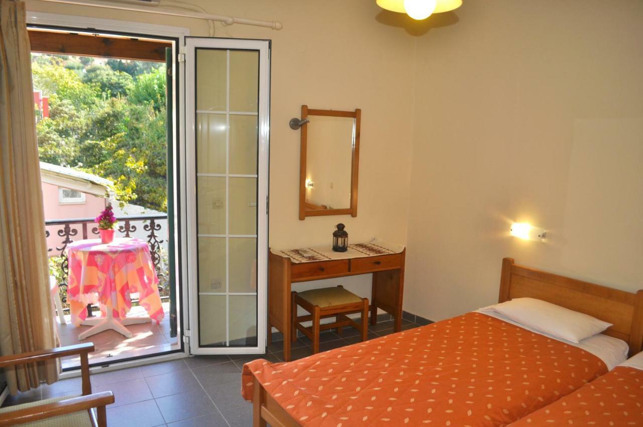 Holiday Studio Apartments Yannis On The Beach Of Agios Gordios In Corfu Zewnętrze zdjęcie