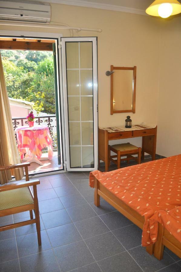 Holiday Studio Apartments Yannis On The Beach Of Agios Gordios In Corfu Zewnętrze zdjęcie